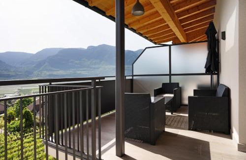 Tramin Apartment | Experience Bacchushof Apartment Sauvignon with Pool Access