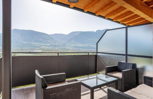 Tramin Apartment | Experience Bacchushof Apartment Sauvignon with Pool Access