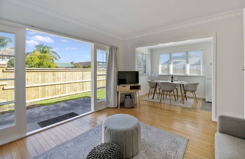 Mount Maunganui House | Discover Bach on Pitau - Family-Friendly Retreat in Mt Maunganui