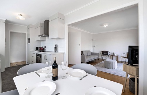Mount Maunganui House | Discover Bach on Pitau - Family-Friendly Retreat in Mt Maunganui