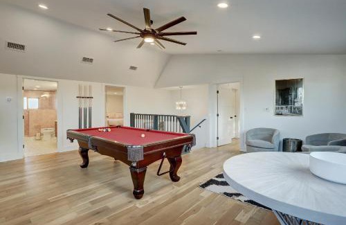 Riverside Villa | Vibrant Mansion for Bachelor/Bachelorette Events in ATX