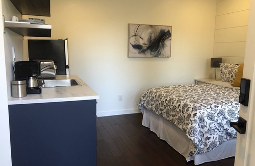 Huntsville Bed & Breakfast | Inviting Bachelor Suite B&B with Breakfast in Northern Muskoka