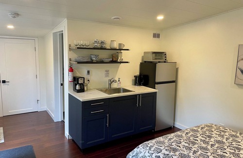 Huntsville Bed & Breakfast | Inviting Bachelor Suite B&B with Breakfast in Northern Muskoka