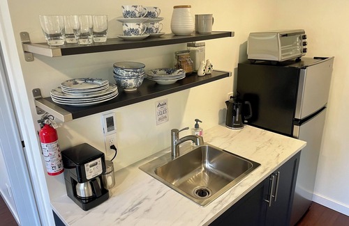 Huntsville Bed & Breakfast | Inviting Bachelor Suite B&B with Breakfast in Northern Muskoka