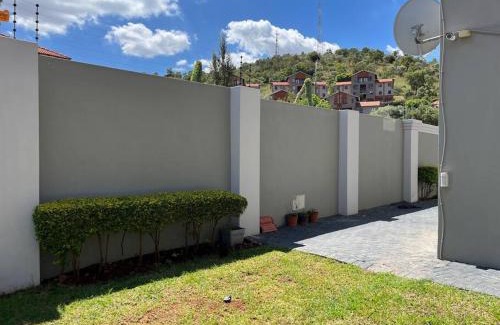 Rustenburg Apartment | Cozy Bachelor Suite in Rustenburg - Guest Rated 8.5/10