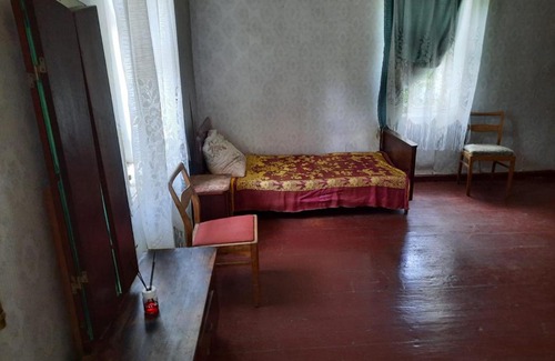 Kutaisi House | Budget-Friendly Stay at BACK 80s - Pet Friendly Escape