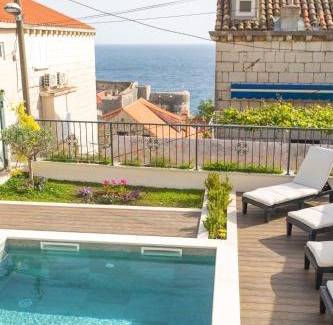 Pile Apartment | Explore Oceanfront Elegance at Back in Time Dubrovnik