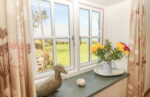 Chysauster Cottage | Cozy Retreat in St Ives: Pet Friendly with Open Fire