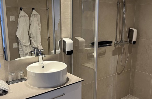 Espoo Hotel | Elegant Backby Manor: Pool, Spa & Family-Friendly Retreat