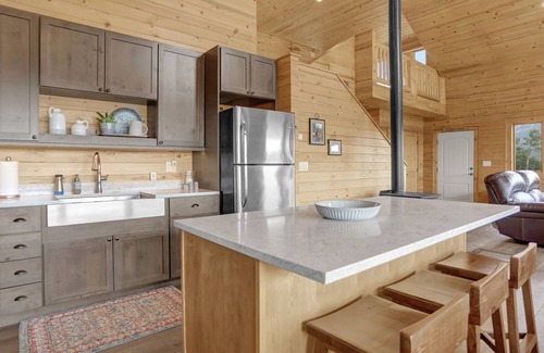 Eagle County House | Backcountry cabin in private location with full kitchen & mountain views