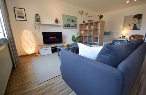 Backnang Apartment | Backnanger Terrassenstüble: Ocean View Retreat with Great Ratings