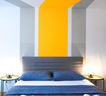 Margareten Apartment | Budget-Friendly Backpacker Apartment Naschmarkt for Families