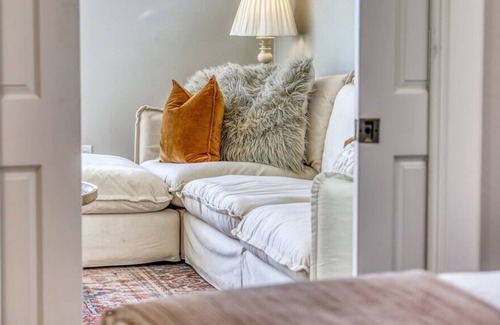 Brenham House | Scenic Getaway Near Brenham & Round Top with Breakfast