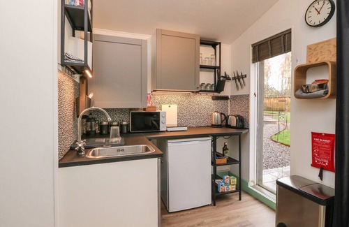 Pitlochry House | Backstage: Family-Friendly Cottage in Pitlochry with Kitchen