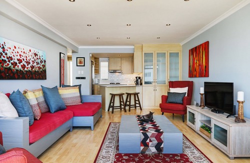 Sea Point Apartment | Scenic Bantry Bay Retreat with Ocean Views & Great Amenities