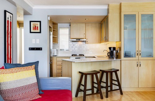 Sea Point Apartment | Scenic Bantry Bay Retreat with Ocean Views & Great Amenities