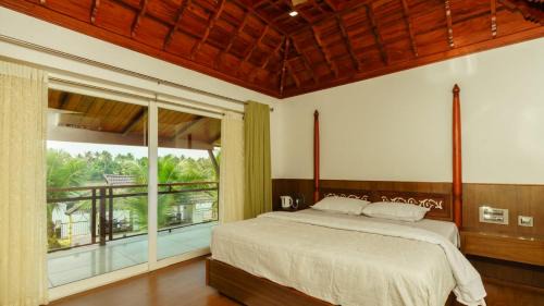 Andhakaranazhy Bed & Breakfast | Inviting Backwater Brook: Family-Friendly with Pool Access