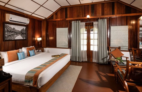 Kumarakom Hotel | Relaxing Retreat at Backwater Ripples with Pool & Spa