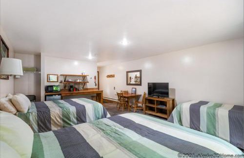 Cantwell Cabin | Exceptional Backwoods Lodge: Family-Friendly Retreat