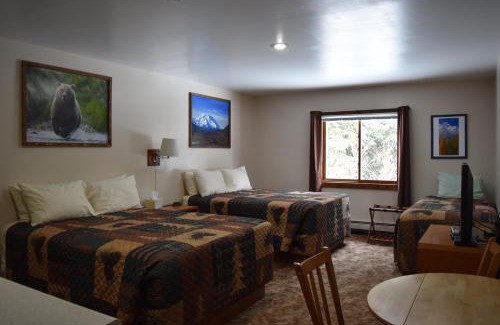 Cantwell Cabin | Exceptional Backwoods Lodge: Family-Friendly Retreat