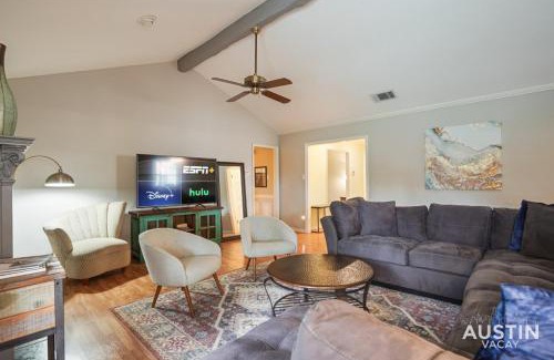 Austin House | Family-Friendly Retreat with Private Pool – Backyard Bliss