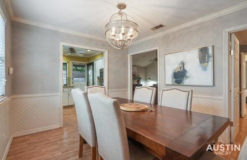 Austin House | Family-Friendly Retreat with Private Pool – Backyard Bliss