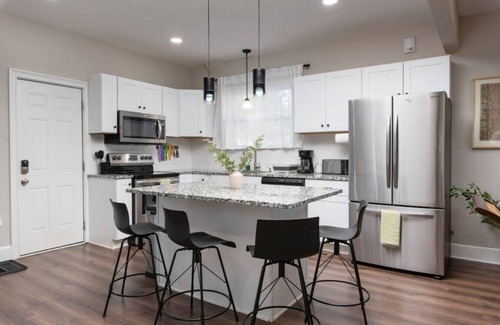 North Chesterfield House | Pet-Friendly Backyard City Escape: Perfect for Families