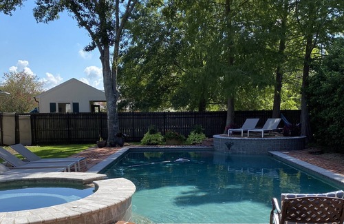 Houma Cottage | Cozy Backyard Cottage with Private Pool in Houma