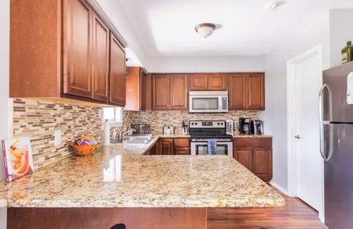 Austin House | Inviting Backyard Oasis in South Austin - Family Friendly Stay