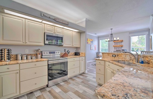 Crystal River House | Relaxing Crystal River Retreat with Private Pool & Ocean View