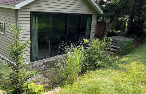 Cascade Cabin | Relaxing Backyard Studio with Hot Tub & Top Guest Ratings