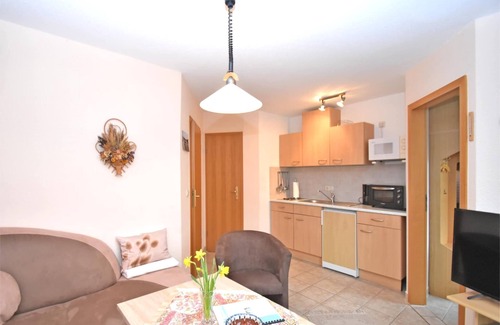 Schwarzenbrunn Apartment | Pet-Friendly Apartment in Sohl with Complimentary Breakfast