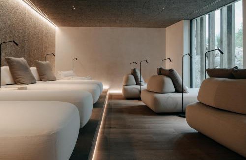 Castelrotto Hotel | Relax at Bad Ratzes: 4-Star Oceanfront Escape