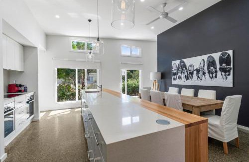 Tomakin House | Bada Bliss: Family-Friendly Retreat for Unforgettable Getaways
