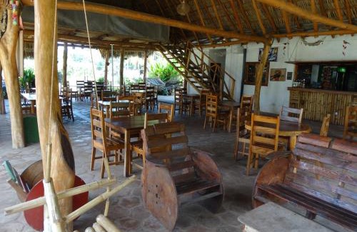 Aserradores Hostel | Explore Badaboom Hostal & Surf: Pet-Friendly Ocean Views