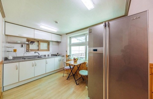 Yeongdeok Apartment | Budget-Friendly Badasae Pension with Family Amenities