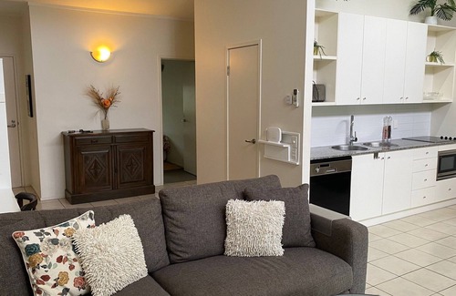 Rainbow Beach Apartment | Top-Rated Baden 86 - Rainbow Shores with Oceanfront Pool