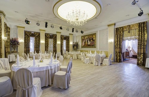 Petrovskoye Hotel | Pet-Friendly Baden-Baden Hotel with Ocean Views & Pool