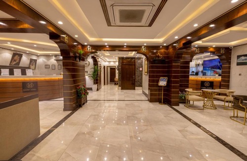 Tabuk Apartment | Discover Baden Suites: Family-Friendly with Breakfast Included