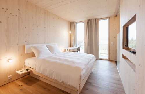Ebersberg District Hotel | Experience Comfort at Bader Hotel with Spa & Family Options