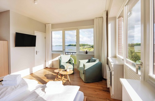 Hohen Wieschendorf Hotel | Unforgettable Stay at Bades Huk Marina Hotel - 10/10 Rated