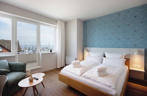 Hohen Wieschendorf Hotel | Unforgettable Stay at Bades Huk Marina Hotel - 10/10 Rated