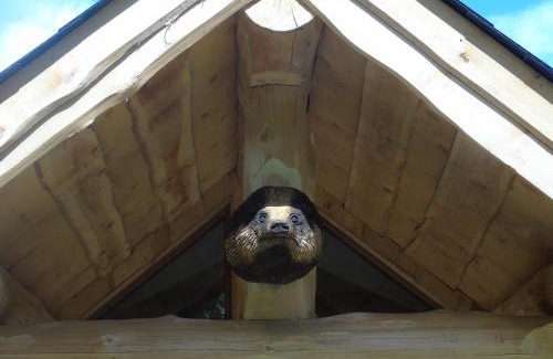 Telford Cabin | Explore Badger's Wood: Family-Friendly Retreat with Hot Tub