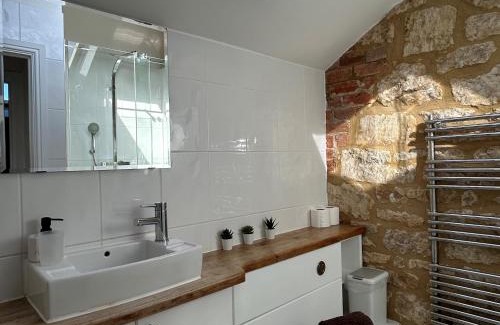 Towcester House | Cozy Family Retreat at Badgers Sett, Tove Valley Cottages