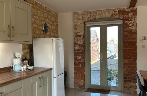 Towcester House | Cozy Family Retreat at Badgers Sett, Tove Valley Cottages