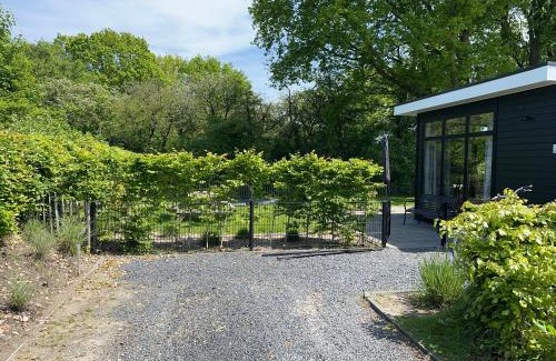 Hulshorst House | Family-Friendly Bungalow with Pool at Veluwemeer