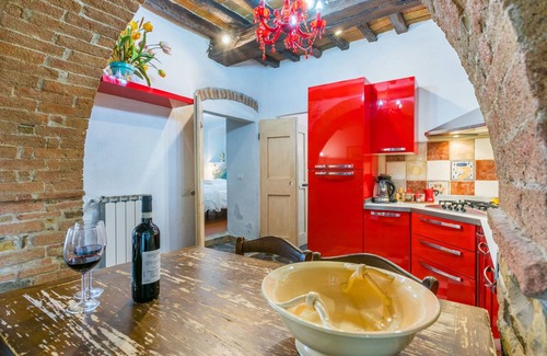 San Pietro in Bossolo Apartment | Pet-Friendly Retreat with Spa & Pool at Badia a Passignano