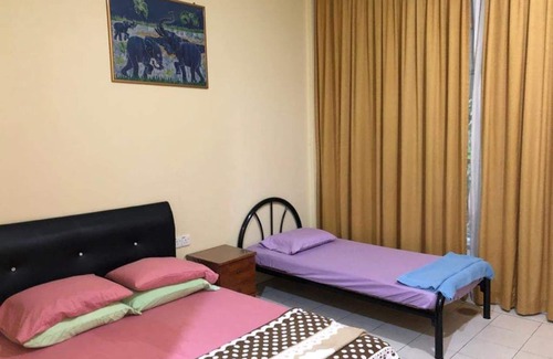Kuching Bed & Breakfast | Exceptional Badul Homestay: Pool, Breakfast & Family-Friendly