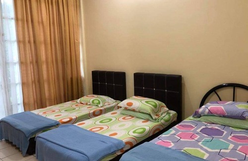 Kuching Bed & Breakfast | Exceptional Badul Homestay: Pool, Breakfast & Family-Friendly