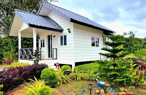 Kuala Penyu House | Unforgettable Badungun Seaside View with Family-Friendly Amenities